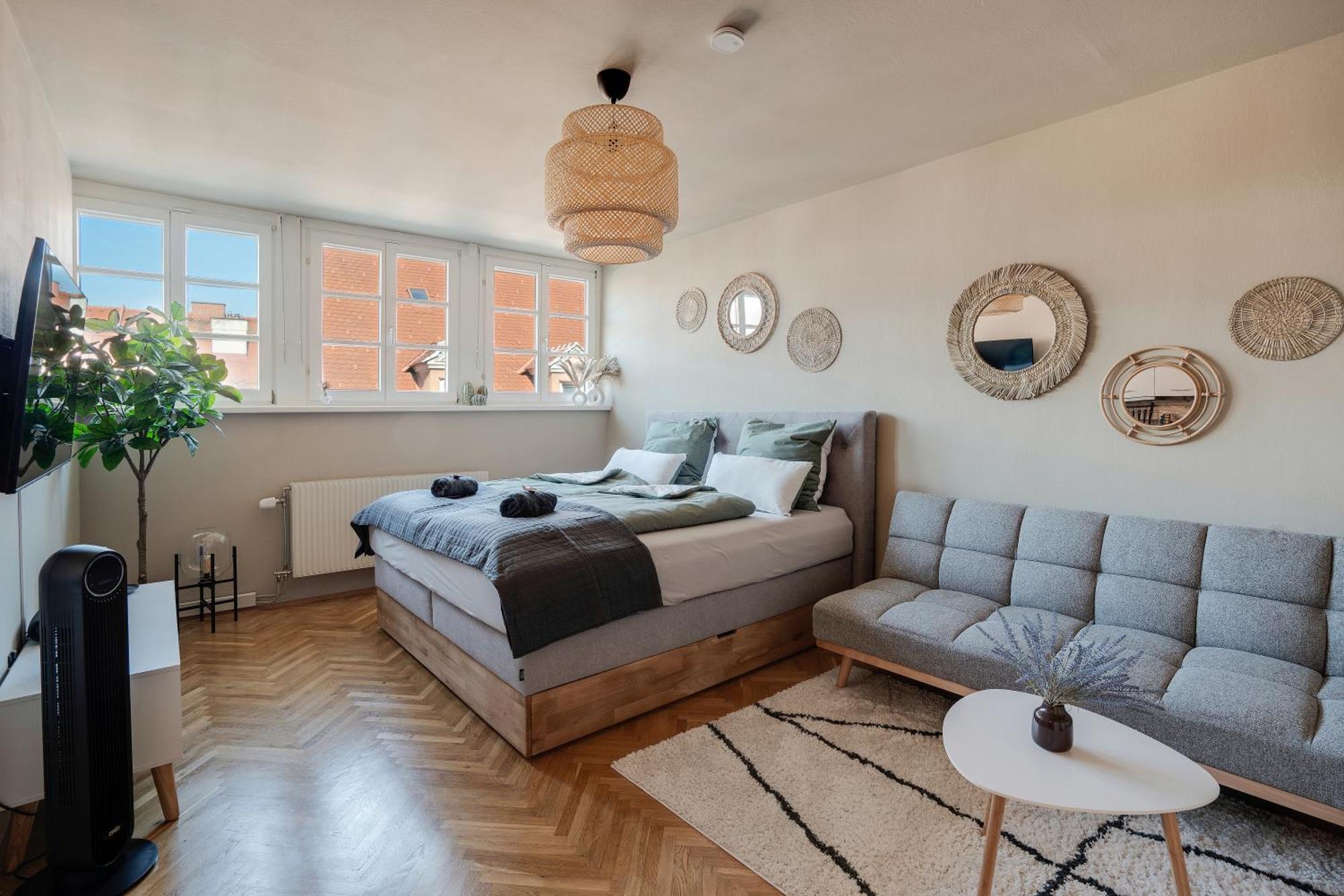Boho Design Studio - Historic City Center With Free Parking & Aircon By Hero Homes Graz Exterior photo